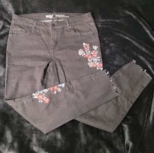 NWOT Mossimo Embroidered Floral Skinny Jeans Size 12 / 31